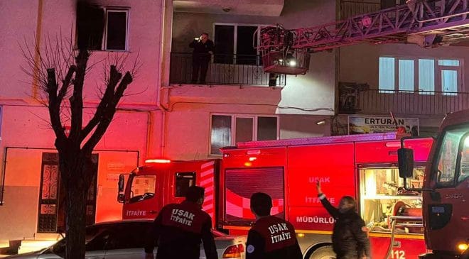 Uşak’ta Ki Yangın İtfaiyenin Hızlı Müdahalesi İle Söndürüldü