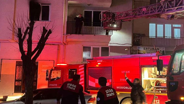 Uşak’ta Ki Yangın İtfaiyenin Hızlı Müdahalesi İle Söndürüldü