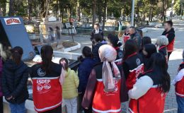 Uşak ASDEP’in Küçük Misafirleri Şehitlik Ziyareti Yaptı